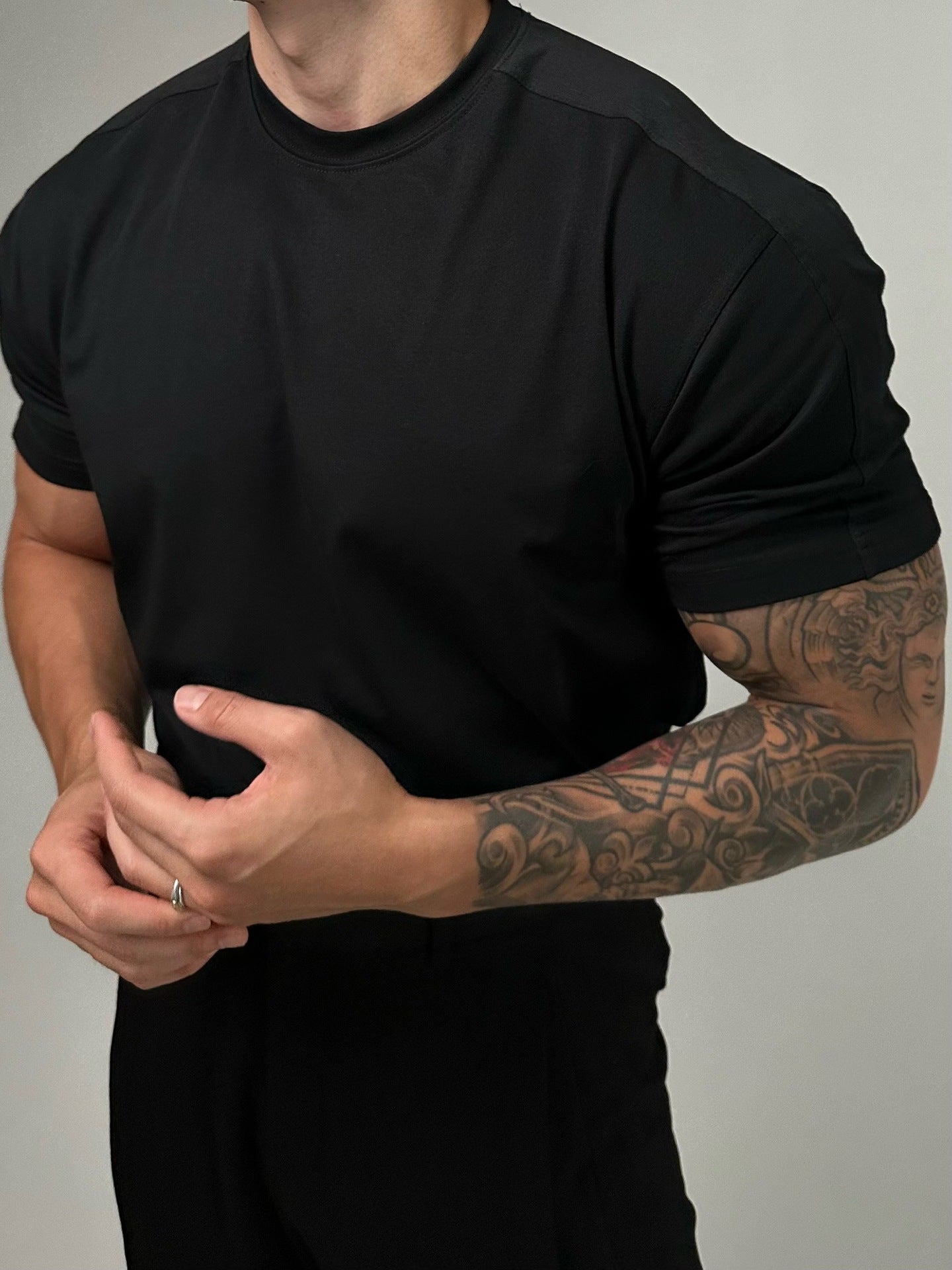 เสื้อยืดแขนสั้นผู้ชายสไตล์อเมริกันเรโทร ทำจากผ้าฝ้าย 100% น้ำหนัก 230 กรัม