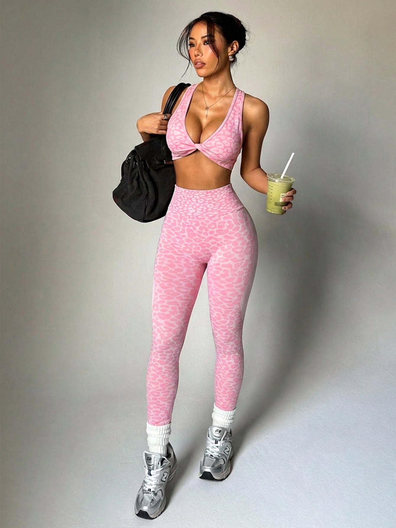 ชุดชั้นในโยคะลายเสือดาวใหม่สำหรับผู้หญิง ชุดชั้นในเซ็กซี่ เน้นรูปร่าง กระชับสัดส่วน ออกกำลังกาย ฟิตเนส วิ่ง เล่นกีฬา ชุดกางเกงสูท