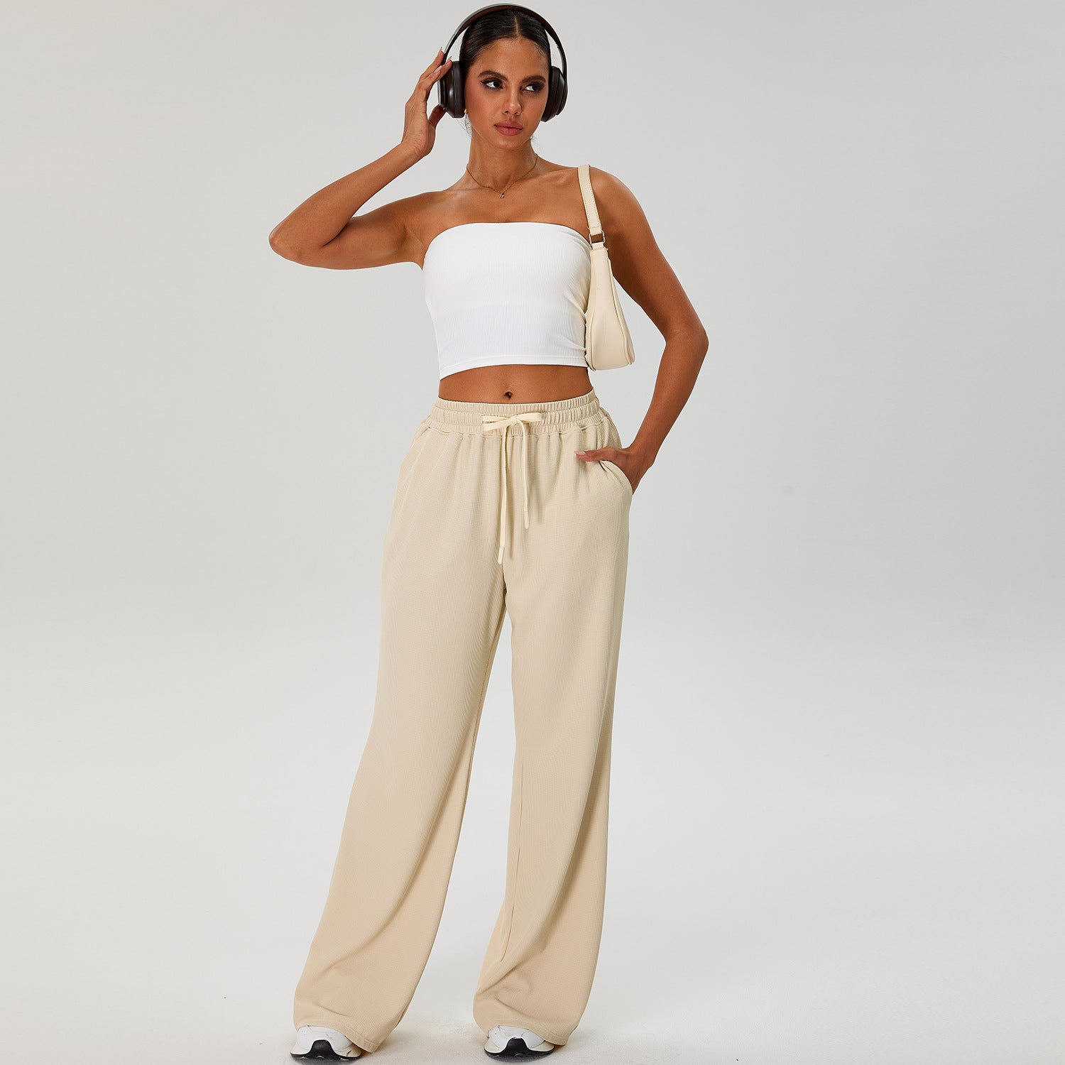 ชุดโยคะ, ชุดกีฬาแห้งเร็ว, กางเกงลำลอง, กางเกงวิ่งกีฬา